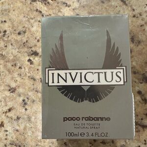 Paco Rabanne Invictus Eau de Toilette in Silver and Black
